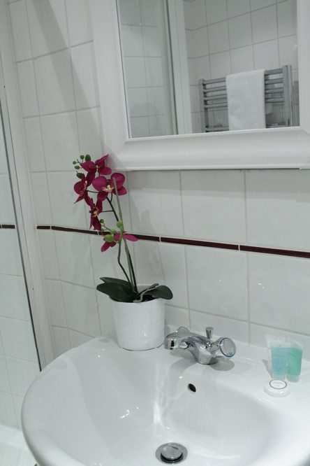 Corporate accommodation Liverpool Street London – Abbotts Chambers Apartments Corporate-accommodation-Liverpool-Street-London---Apartments-sink
