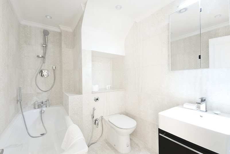 Short Stay Apartments Mayfair London | Urban Stay Short-Stay-Apartments-Mayfair-London---Urban-Stay-corporate-accommodation---Bathroom-2