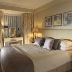 Luxury Short Lets Central London available now! Book our 5* Knightsbridge Apartments near Harrods, Hyde Park the London Museums. Aircon + Wifi + Sky TV incl | Urban Stay