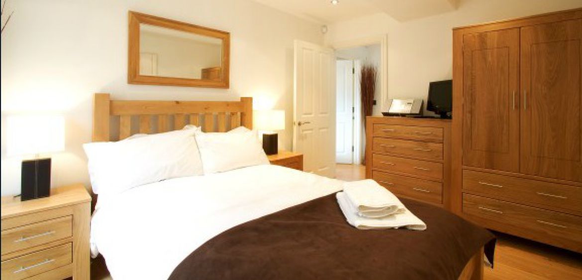 Newbury-Short-Let-Accommodation---Old-Library-Apartments-Available-Now!-Book-Corporate-Serviced-Apartments-in-Newbury!-Free-W-fi,-Offsite-Parking-&-Lift