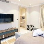 Book Luxury Accommodation Knightsbridge London now! Claverley Court offers short let serviced apartments London near Hyde Park, Buckingham Palace & Harrods! Urban Stay