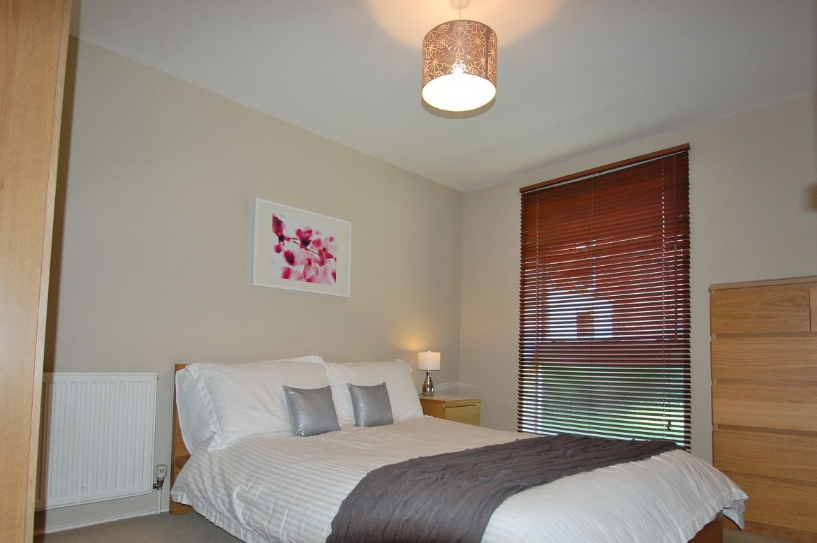 Chiswick-Serviced-Accommodation---The-Chiswick-Apartment-I-Stylish-Short-Let-Apartments-|-Free-Wifi-|-0208-6913920-|-Book-With-Urban-Stay-for-the-Best-Rates