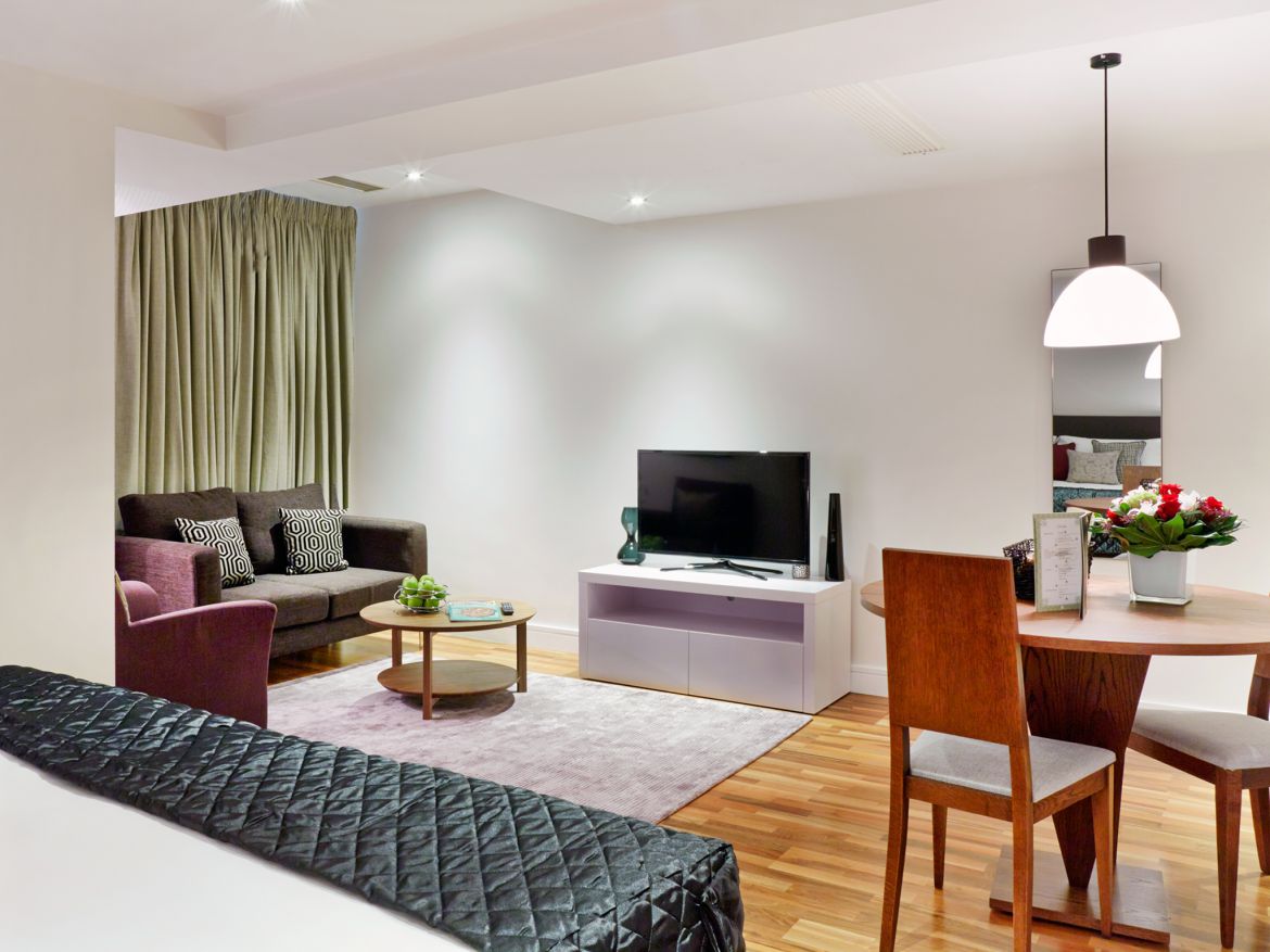Harrington-Court-Apartments-South-Kensington---Urban-Stay-Luxury-Accommodation-Central-London---living-room-4