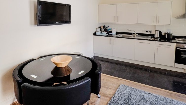 Cool-&-Trendy-Serviced-Accommodation-Shoreditch-available-now!-Book-Short-Let-Apartments-near-Liverpool-Street,-Spitalfields-&-Brick-Lane-at-low-cost-today!