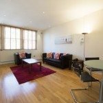 Luxury Serviced Accommodation Tower Hill | Stunning Short Let Apartments | Free Wifi | Flat Screen TV | |0208 6913920| Urban Stay