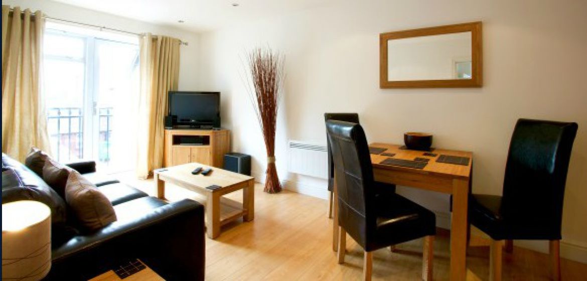 Newbury-Short-Let-Accommodation---Old-Library-Apartments-Available-Now!-Book-Corporate-Serviced-Apartments-in-Newbury!-Free-W-fi,-Offsite-Parking-&-Lift