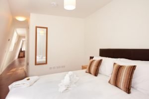 London City Apartments Liverpool Street - Urban Stay corporate accommodation - Bedroom