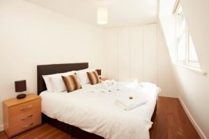 London City Apartments Liverpool Street - Urban Stay corporate accommodation - Bedroom