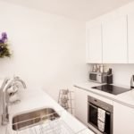 London City Apartments Liverpool Street - Urban Stay corporate accommodation - Kitchen