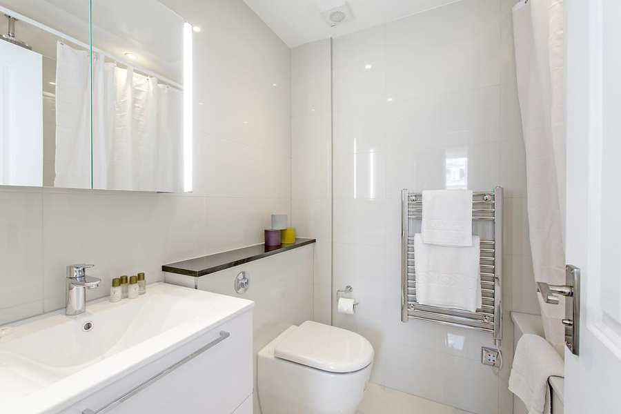 Knightsbridge Accommodation London – Luxury Short Lets | Urban Stay Luxury-Knightsbridge-Accommodation-London-Near-Harrods,-Hyde-Park,-Buckingham-Palace-Chesham-Court-Serviced-Apartments-Urban-Stay-16