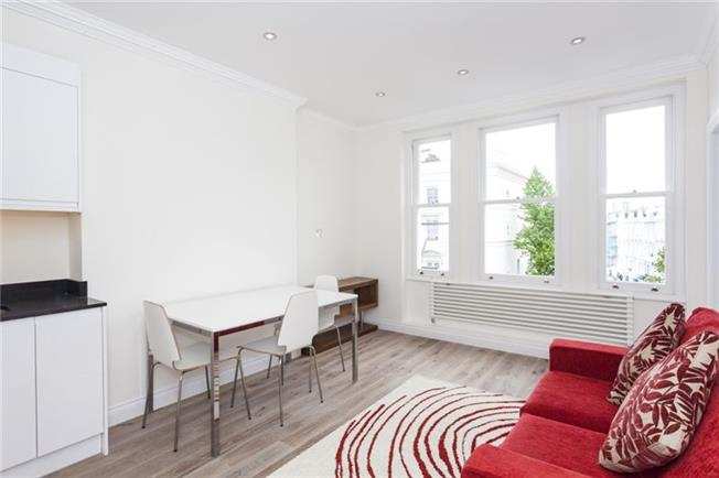 Notting Hill Apartments – London Serviced Accommodation | Urban Stay Notting-Hill-Apartments---Short-Term-Corporate-Accommodation-London-by-Urban-Stay---Living-Room-4