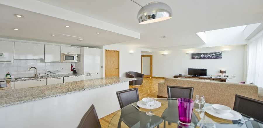 Saffron Heights Clerkenwell Serviced Apartments London | Urban Stay Saffron-Heights-Clerkenwell-Serviced-Apartments-London-Urban-Stay---Kitchen-and-Dining-Area