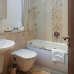 Vauxhall Serviced Apartments South London Urban Stay - Modern Bathroom