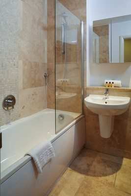 Vauxhall Serviced Apartments South London | Urban Stay Vauxhall-Serviced-Apartments-South-London-Urban-Stay---Marble-Bathroom
