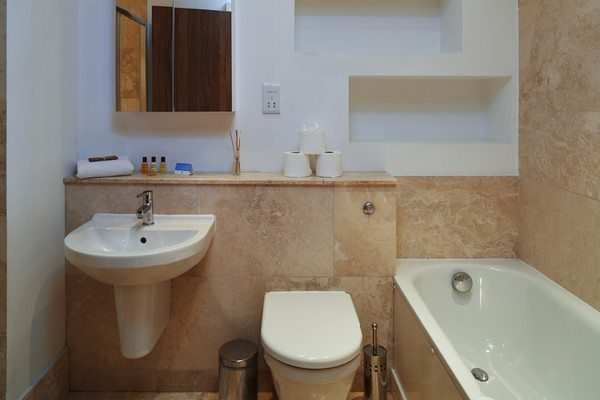 Vauxhall Serviced Apartments South London | Urban Stay Vauxhall-Serviced-Apartments-South-London-Urban-Stay---Stylish-Bathroom