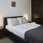 Vauxhall Serviced Apartments South London Urban Stay - Bedroom with Storage