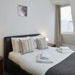 Vauxhall Serviced Apartments South London Urban Stay - Bedroom with Window