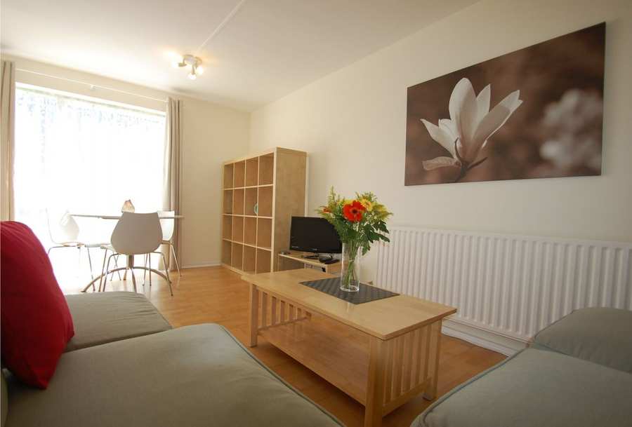 Chiswick Serviced Accommodation - The Chiswick Apartment I Stylish Short Let Apartments | Free Wifi | 0208 6913920 | Book With Urban Stay for the Best Rates