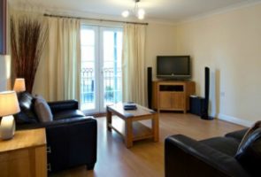 Short Stay Accommodation Newbury - Stephenson Court Serviced Apartments Berkshire - Holiday Accommodation UK | Urban Stay