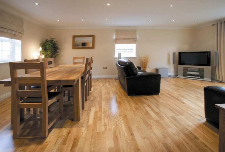 Old College Road Houses Serviced Apartments - Newbury | Urban Stay