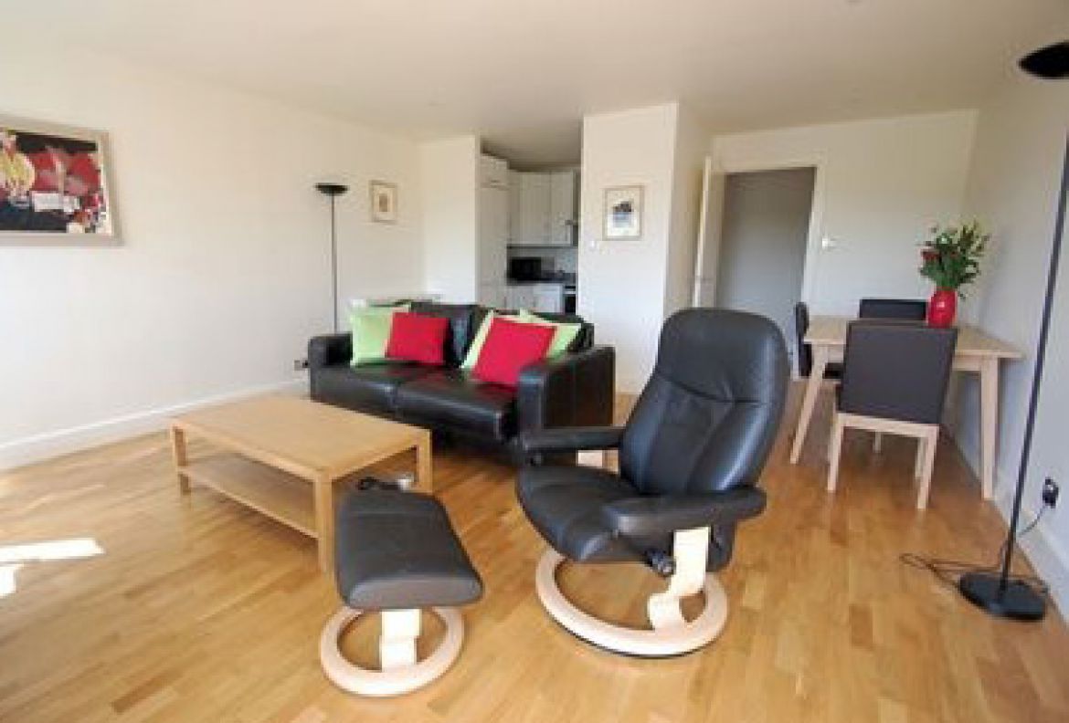 Afffordable Kings Cross Apartments - The Old Schol Apartments - Book Now With Urban Stay For Your Best Available Rates Gaurunteed!! - Free Wi-Fi