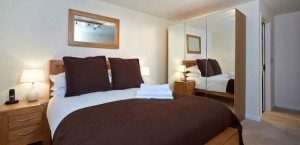 Quarry Street Apartments offering self-catering accommodation in Guildford. Enjoy modern amenities, easy access to nearby transport links. | Urban Stay