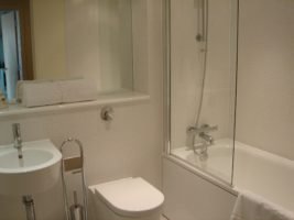 Stay at Lanterns Court Serviced Apartments in Canary Wharf for modern, stylish short lets with top amenities, perfect for business travellers. | Urban Stay