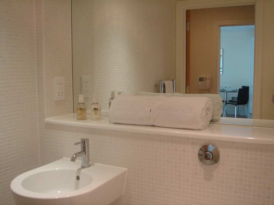 Lanterns Court Serviced Apartments Canary Wharf | Urban Stay Stay-at-Lanterns-Court-Serviced-Apartments-in-Canary-Wharf-for-modern,-stylish-short-lets-with-top-amenities,-perfect-for-business-travellers.-|-Urban-Stay