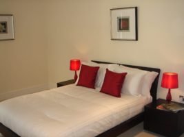 Stay at Lanterns Court Serviced Apartments in Canary Wharf for modern, stylish short lets with top amenities, perfect for business travellers. | Urban Stay