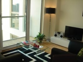 Stay at Lanterns Court Serviced Apartments in Canary Wharf for modern, stylish short lets with top amenities, perfect for business travellers. | Urban Stay