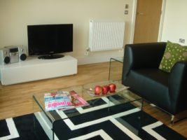 Stay at Lanterns Court Serviced Apartments in Canary Wharf for modern, stylish short lets with top amenities, perfect for business travellers. | Urban Stay