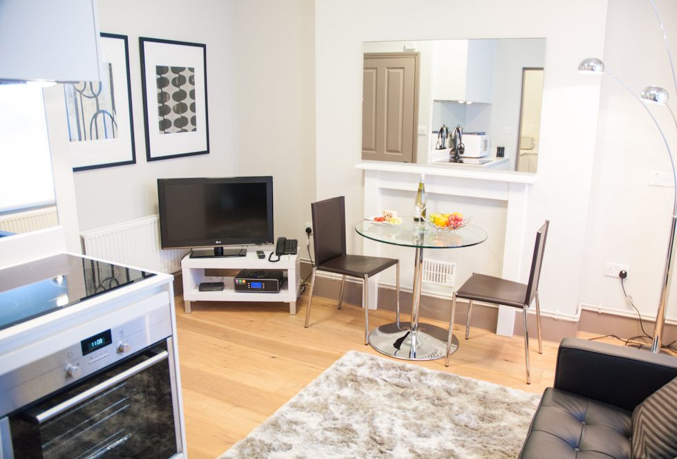 Serviced-Apartments-Ealing-|-Corporate-Accommodation-West-London-|-Short-Lets-|-Corporate-Housing-|-Relocation-|-Award-Winning-&-Quality-Accredited-BOOK-NOW---Urban-Stay