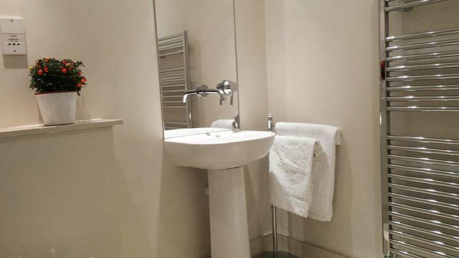 Liverpool Street Serviced Apartments London – Astral House | Urban Stay Liverpool-Street-Serviced-Apartments-London---Astral-House-Bathroom-|-Urban-Stay