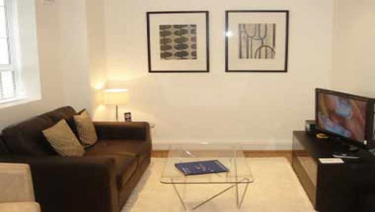Living-Room-at-Savage-Gardens-Serviced-Apartments-Tower-Hill,-London-City