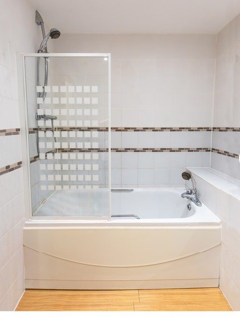 Anchor-Court-Serviced-Apartments-in-Basingstoke-UK---stylish-bathroom