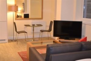 Central Point Corporate Accommodation Basingstoke UK Dining Area