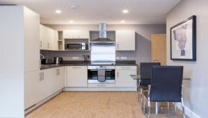 City Wall House Serviced Apartments Reading - Kitchen | Urban Stay