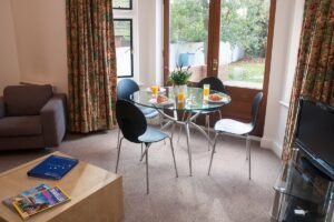 Wraysbury Hall Apartments - modern serviced apartments Staines upon Thames for short stays and corporate relocations in Surrey, UK. Book now! | Urban Stay
