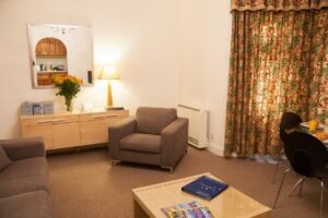Wraysbury Hall Apartments - modern serviced apartments Staines upon Thames for short stays and corporate relocations in Surrey, UK. Book now! | Urban Stay