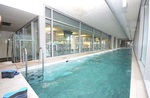 Greenwich-Serviced-Apartment---Pool-|-Urban-Stay
