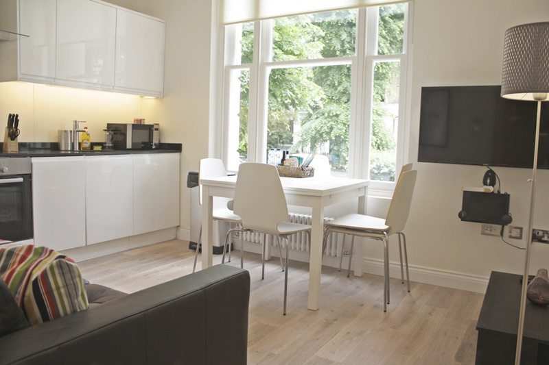 Cambridge Gardens Serviced Accommodation Notting Hill London – Urban Stay Cambridge-Gardens-Serviced-Accommodation-Notting-Hill-London---Urban-Stay---open-plan-kitchen