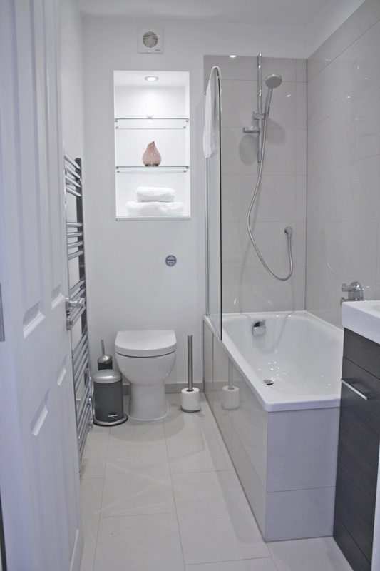 Cambridge Gardens Serviced Accommodation Notting Hill London – Urban Stay Cambridge-Gardens-Serviced-Accommodation-Notting-Hill-London---Urban-Stay---modern-bathroom