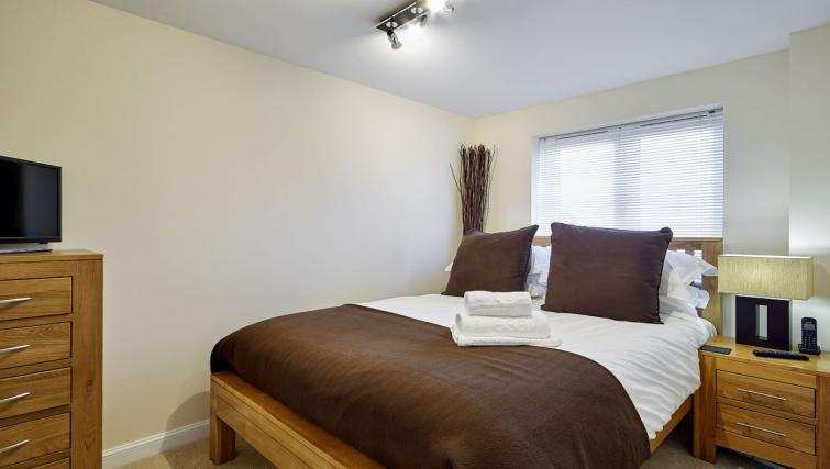 Harcourt Place Oxford Serviced Apartments UK | Urban Stay Harcourt-Place-Oxford-Serviced-Apartments-UK---Urban-Stay-corporate-accommodation---bedroom