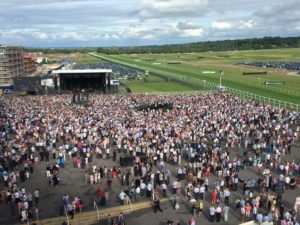 Newbury Racecourse - urban stay servciced apartements uk - corporate accommodation newbury 2