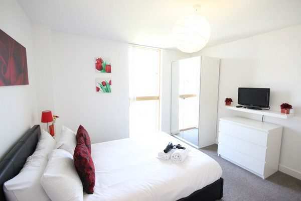Vizion Short Stay Apartments Milton Keynes UK | Urban Stay Vizion-Short-Stay-Apartments-Milton-Keynes-UK---Urban-Stay-corporate-accommodation---bedroom-4