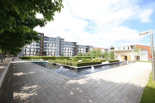 Vizion-Short-Stay-Apartments-Milton-Keynes-UK---Urban-Stay-corporate-accommodation---garden-2