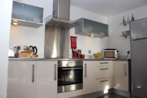 Vizion Short Stay Apartments Milton Keynes UK - Urban Stay corporate accommodation - kitchen 5
