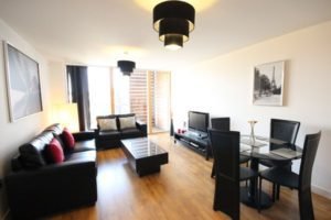 Vizion Short Stay Apartments Milton Keynes UK - Urban Stay corporate accommodation - living room 2