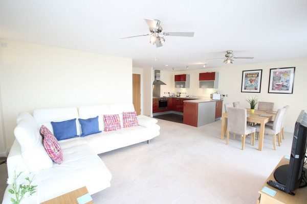Vizion Short Stay Apartments Milton Keynes UK | Urban Stay Vizion-Short-Stay-Apartments-Milton-Keynes-UK---Urban-Stay-corporate-accommodation---living-room-4