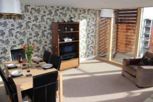 Vizion Short Stay Apartments Milton Keynes UK - Urban Stay corporate accommodation - living room 7